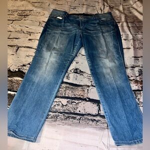 Levi’s jeans flatters & flaunts skinny leg size 20w